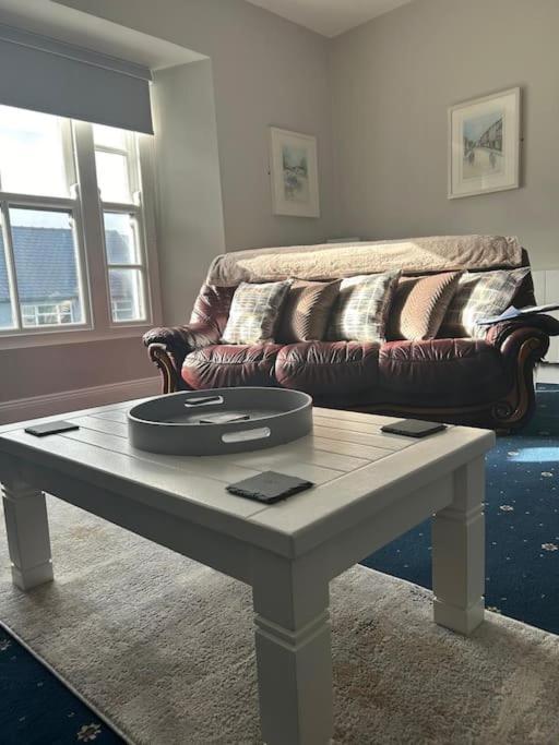 No12 Bridge Street Apartment *